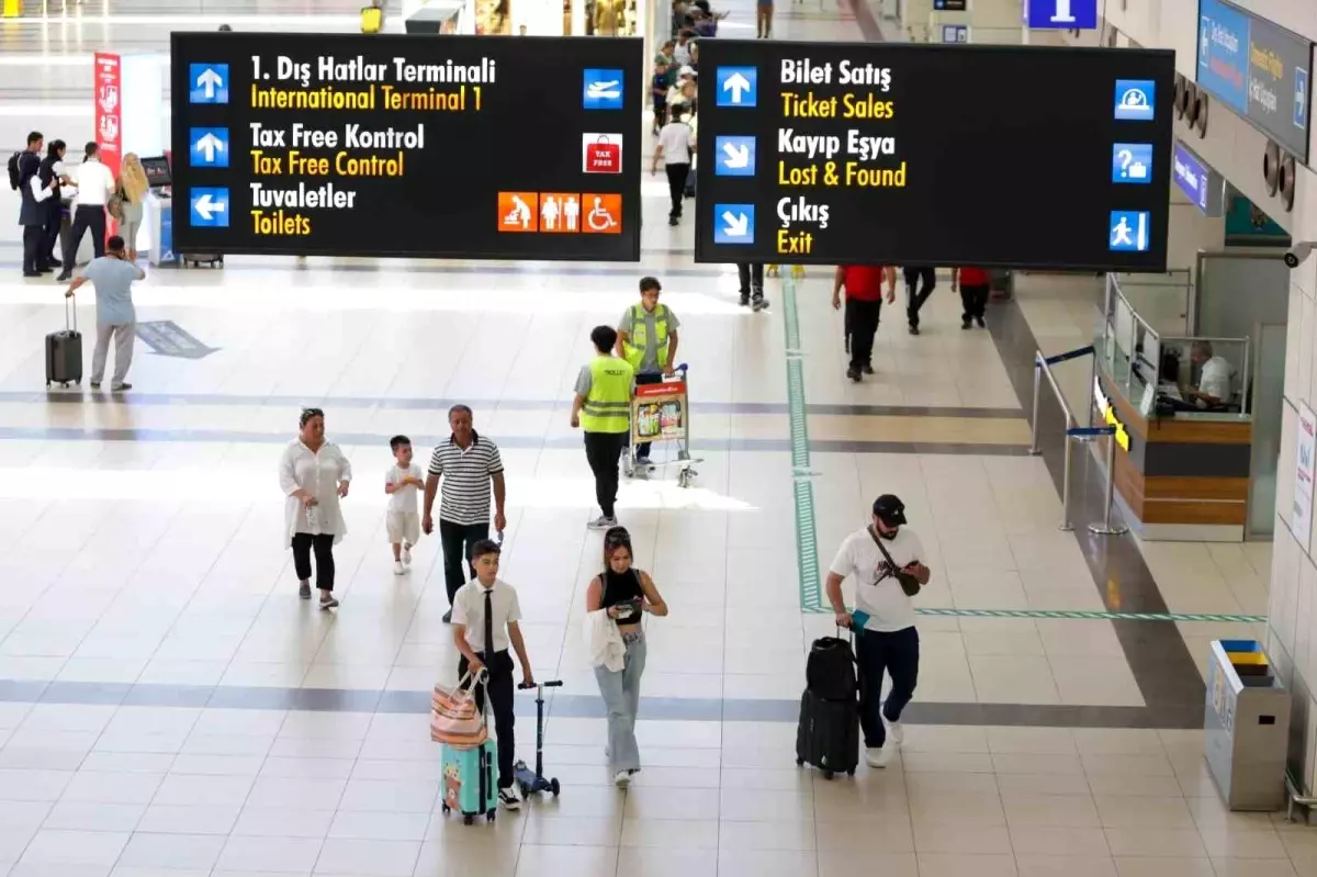 Antalyada Turizmde Gunluk Ziyaretci Rekoru Kirildi