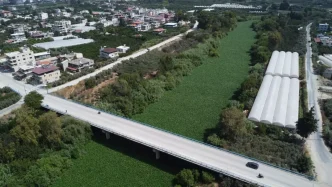 Asi Nehri Su Sumbulleriyle Kaplandi Balik Olumleri Yasandi