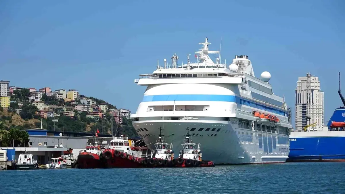 Astoria Grande Kruvaziyeri Samsun Limanina Demirledi