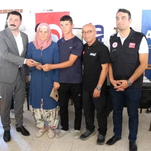Ayvacikta Depremzedelere Yeni Konutlar Teslim Edildi
