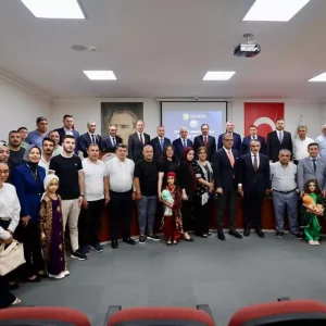 Bakan Bolat Is Insanlariyla Ekonomik Gelismeler Uzerine Gorusmelerde Bulundu