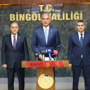 Bakan Ersoy Sorunlarini cozmus Turkiye kalkinmis refahini artirmis bir Turkiye