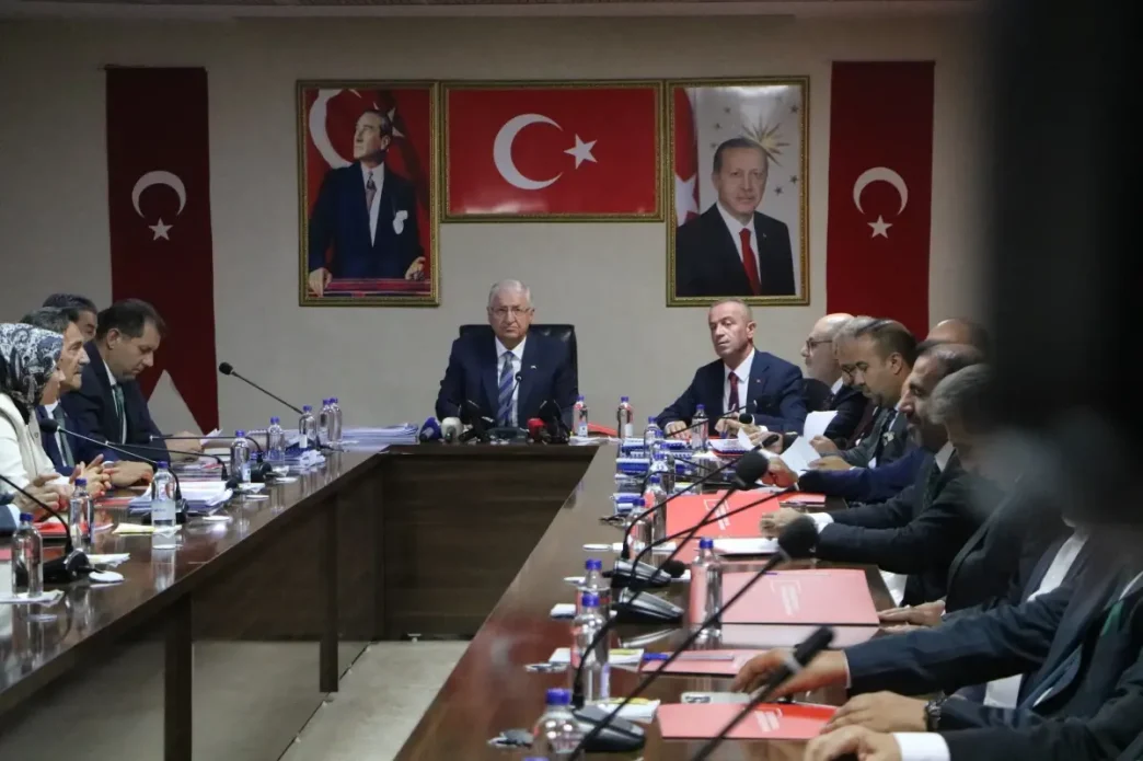 Bakan Guler Turk ve Kurtlerin Birlikteligi Barisin Temel Tasi