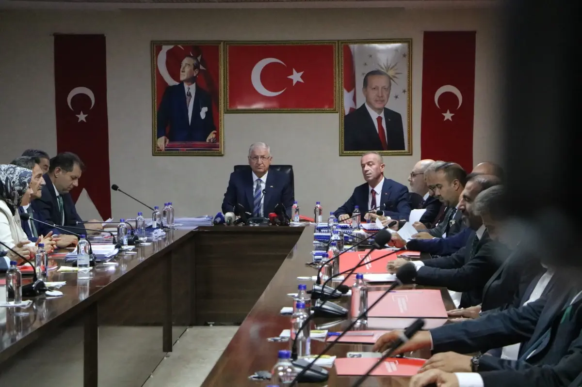 Bakan Guler Turk ve Kurtlerin Birlikteligi Barisin Temel Tasi