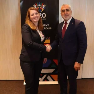 Bakan Isikhan G20 Toplantisinda Britanya Istihdam Bakani ile Gorustu
