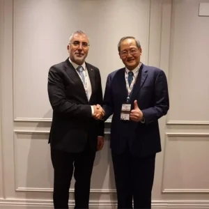 Bakan Isikhan G20 Toplantisinda Singapur Isgucu Bakani ile Gorustu
