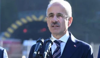 Bakan Uraloglu Deprem Konutlarina Ulasim icin 36 Milyar Liralik Yol