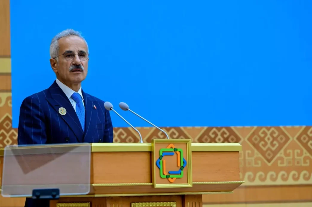 Bakan Uraloglu Gelismis altyapimiz ve kapasitemiz kuresel baglantisalliga stratejik bir