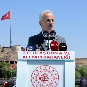 Bakan Uraloglu Tarihi yapilarimizi ayaga kaldirmak icin var gucumuzle calisiyoruz