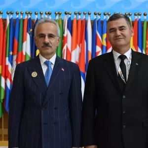 Bakan Uraloglu Turkmenistanda Ulasim Isbirligi Icin Gorusme Yapti