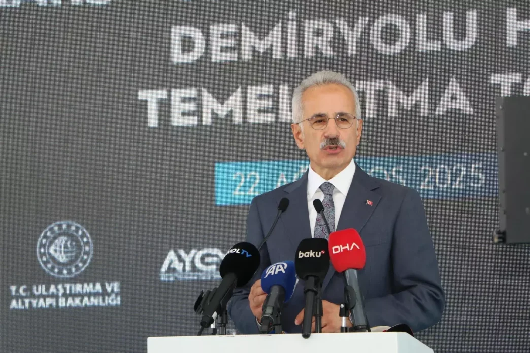 Bakan Uraloglu Zengezur Koridoru bolgesel barisi pekistirecek