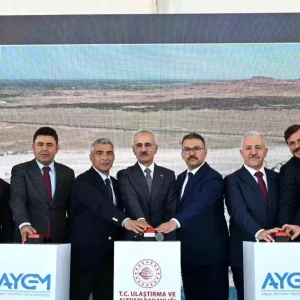 Bakan Uraloglu Zengezur koridoru Turkiye Azerbaycan ve Ermenistan arasinda ekonomik
