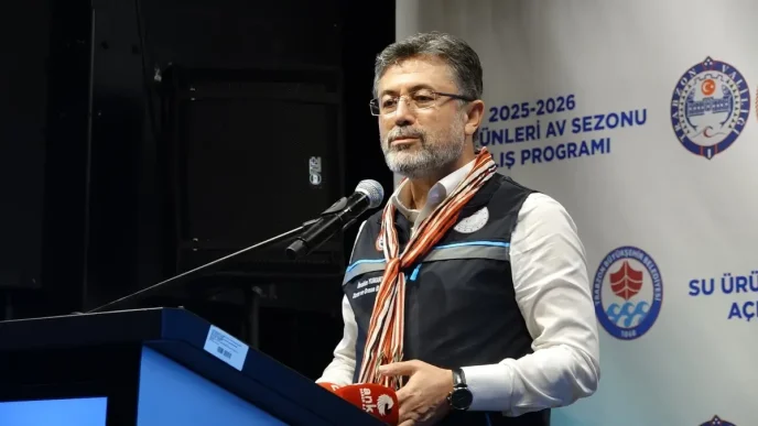 Bakan Yumakli Musilajdan olumsuz etkilenen balikcilarimiza destek saglayacagiz