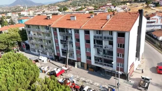 Balikesirde Deprem Sonrasi Tahliye ve Yikim Calismalari Devam Ediyor