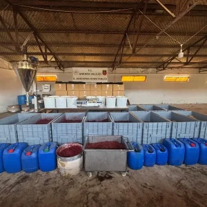Baskentte 45 ton kacak nargile tutunu ele gecirildi 3 supheli