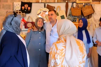 Bayburt Valisi Eldivan Usta Ogreticilerin Eserlerini Inceledi