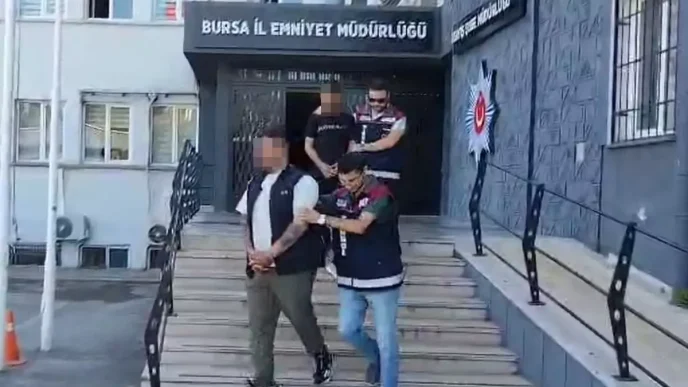 Bursada Emekli Vatandasi 51 Milyon TL Dolandiran Supheliler Yakalandi