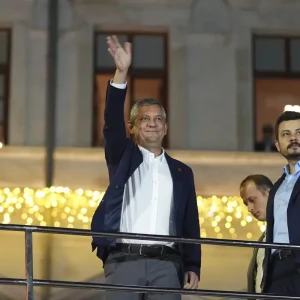 CHP Genel Baskani Ozgur Ozel Beyoglunda Miting Duzenledi