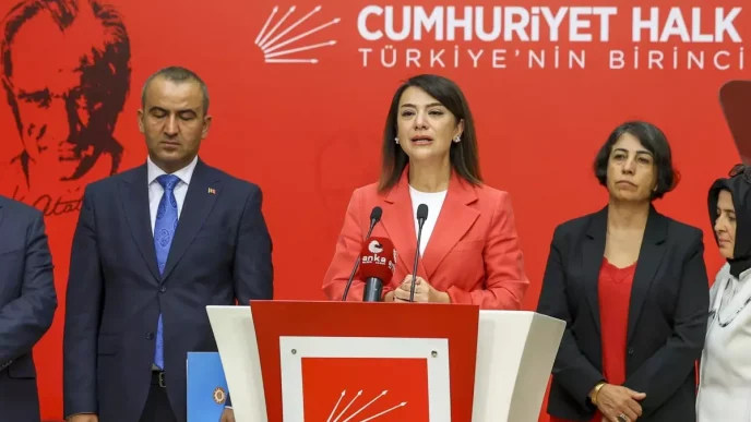 CHPden Emek Kursusu Hamlesi Emegin Sesi Yukseliyor