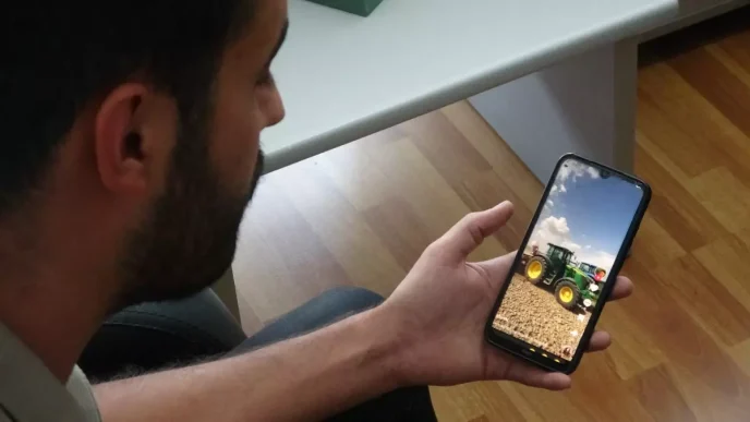 Calinan Traktorunu Sosyal Medyada Buldu