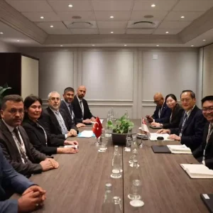 Calisma Bakani Isikhan G20 Toplantisi Icin Guney Afrikada Ikili Gorusmeler