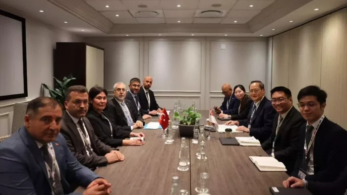 Calisma Bakani Isikhan G20 Toplantisi Icin Guney Afrikada Ikili Gorusmeler