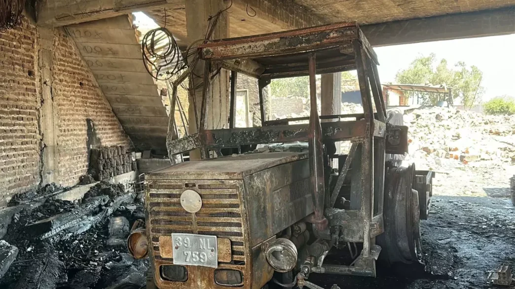 Canakkaledeki Yangin Yigitler ve Sacakli Koyleri Zarar Gordu