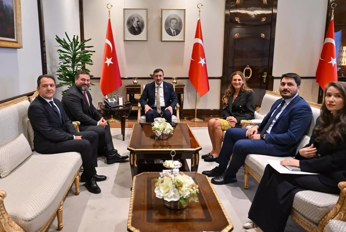 Cevdet Yilmaz Hepsiburada CEOsunu Kabul Etti