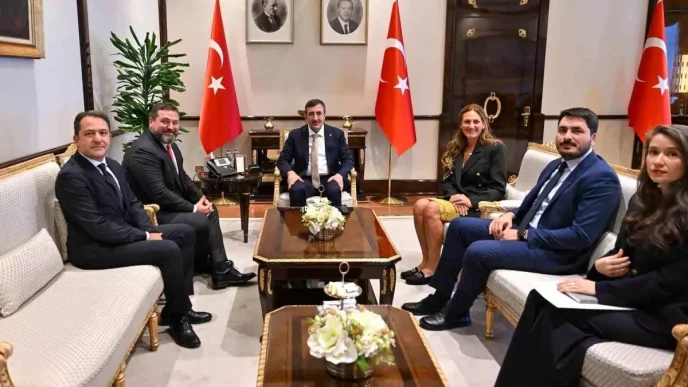 Cevdet Yilmaz Kaspikz CEOsu Mikheil Lomtadzeyi Kabul Etti