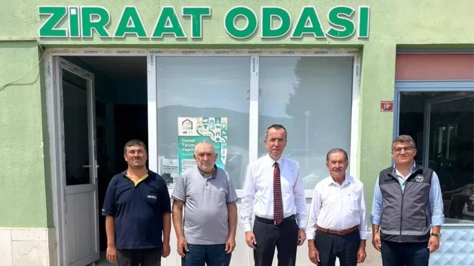 Ciftcilerle Is Birligi Icin Yenipazar Ziraat Odasina Ziyaret