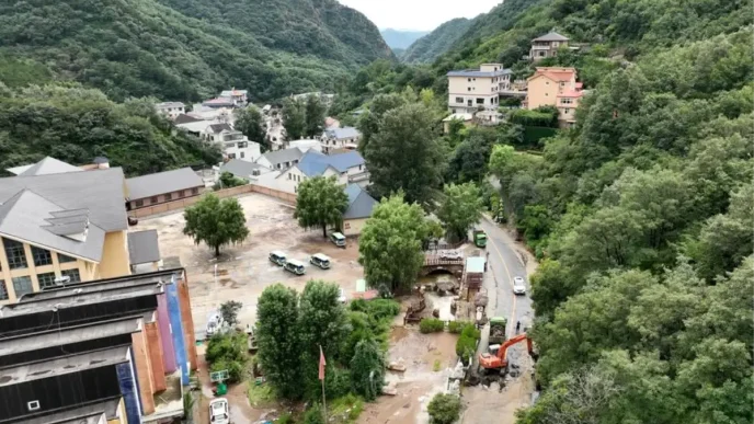 Cin Sel Felaketi Sonrasi Acil Yol Onarimlari Icin 70 Milyon