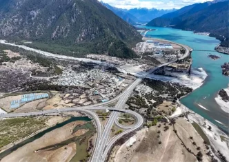 Cinin Tibet Bolgesinde Karayolu Tasimaciligina 4019 Milyar Yuan Yatirim Yapildi