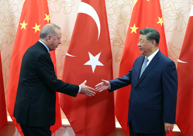 Cumhurbaşkanı Erdoğan Çin'de Pakistan Başbakanı Şerif ile görüştü