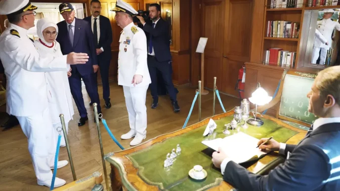 Cumhurbaskani Erdogan Savarona Yatini Ziyaret Etti