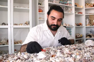 Deniz Kabugu Asigi Muhendisin 10 Milyon Parca Koleksiyonu