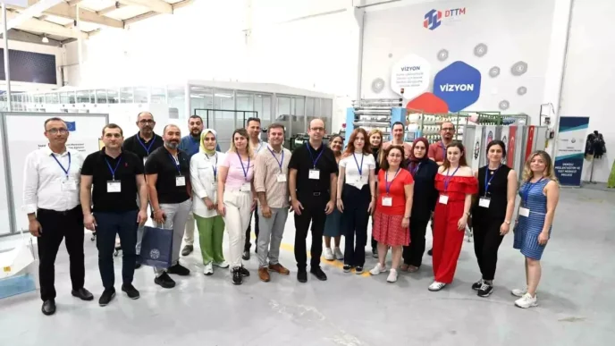 Denizli Teknik Tekstil Merkezinde 5 Sehirden Akademisyenlerle Calistay