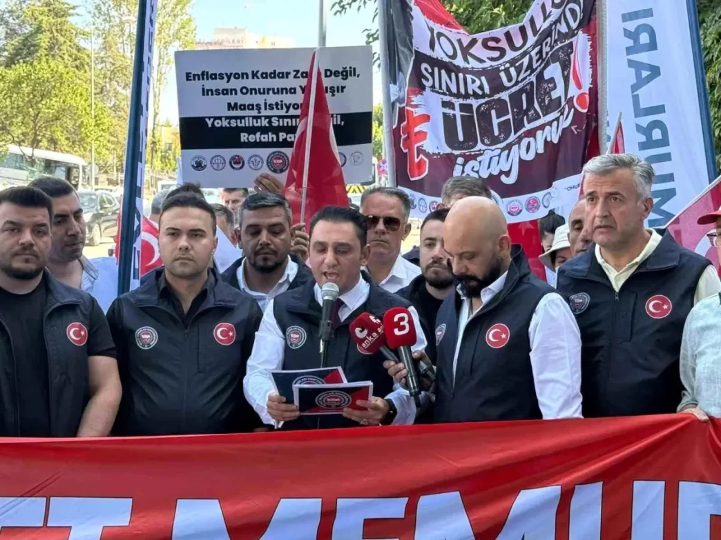 Devlet Memurlari Konfederasyonu Toplu Sozlesme Teklifini Protesto Etti