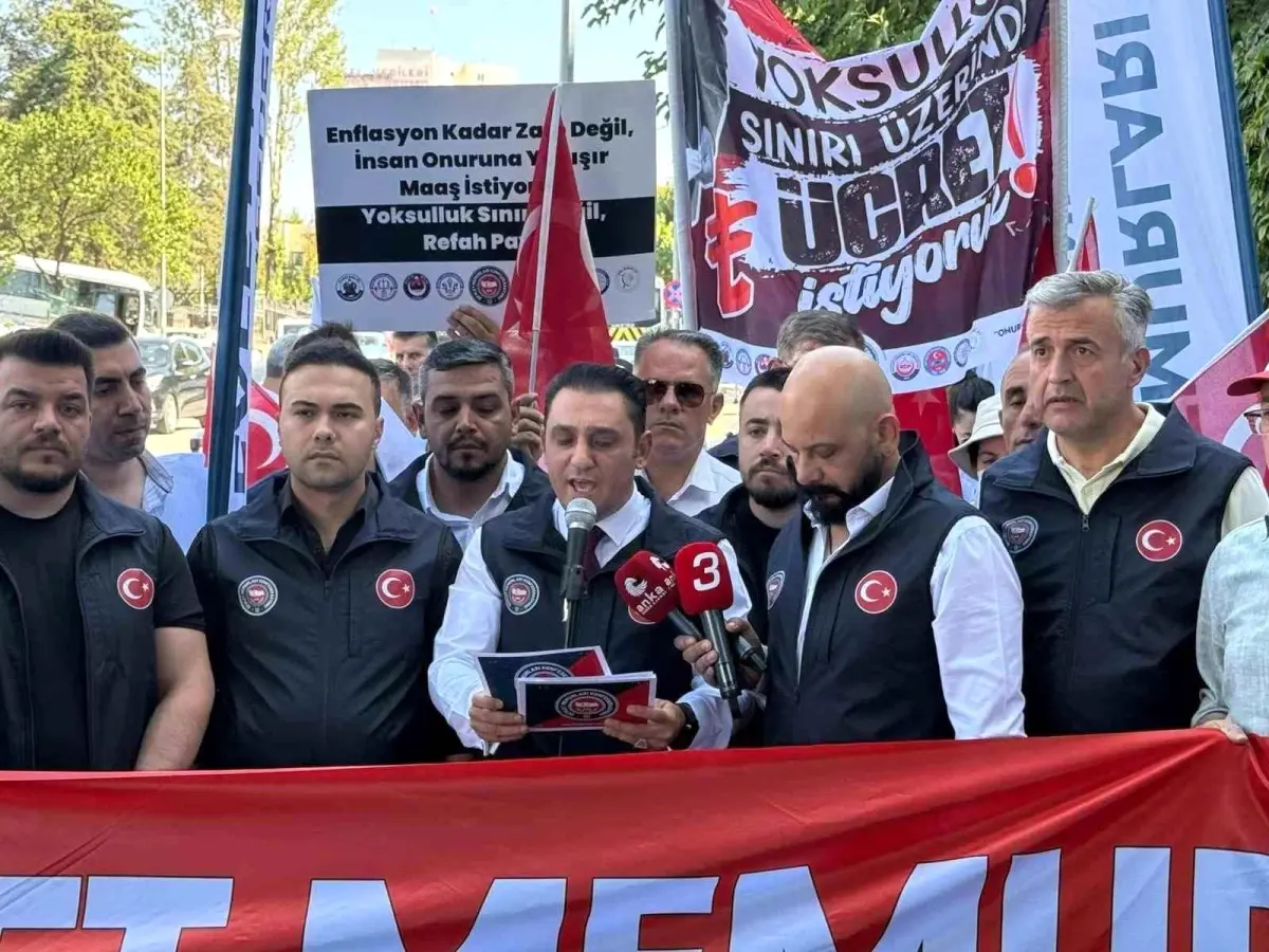 Devlet Memurlari Konfederasyonu Toplu Sozlesme Teklifini Protesto Etti