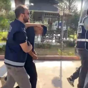 Didimde MIT Gorevlisi Kiligina Giren Dolandiricilar Yakalandi