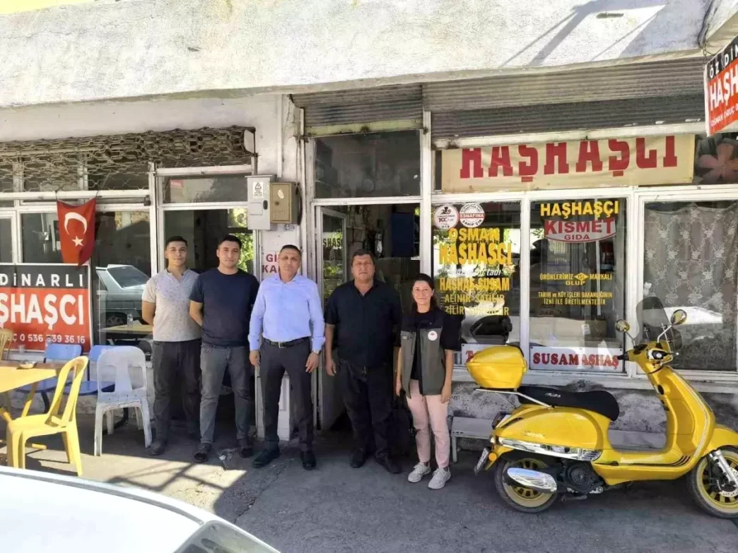 Dinar Tarim Muduru Hashas Ureticilerini Ziyaret Etti