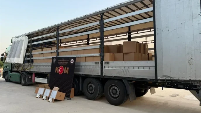 Dinarda 4 Milyon 300 Bin Kacak Makaron Ele Gecirildi