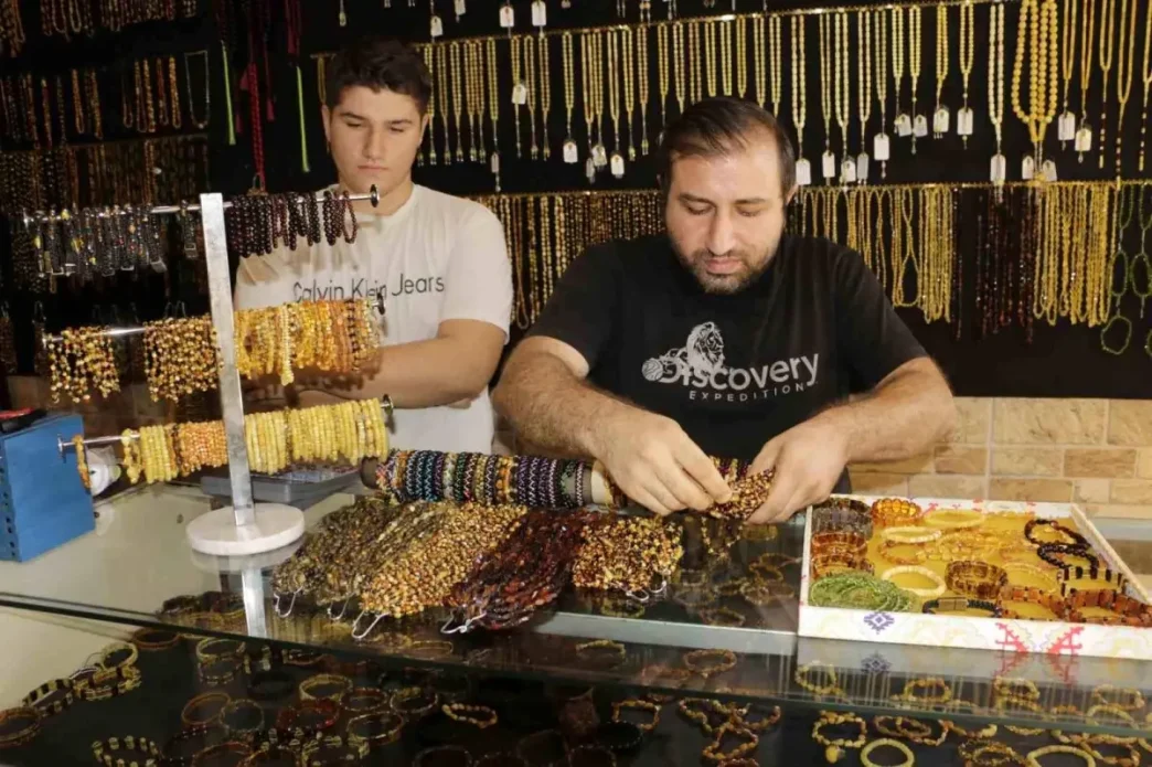Diyarbakirda Damla Kehribar Taslarina Yogun Ilgi