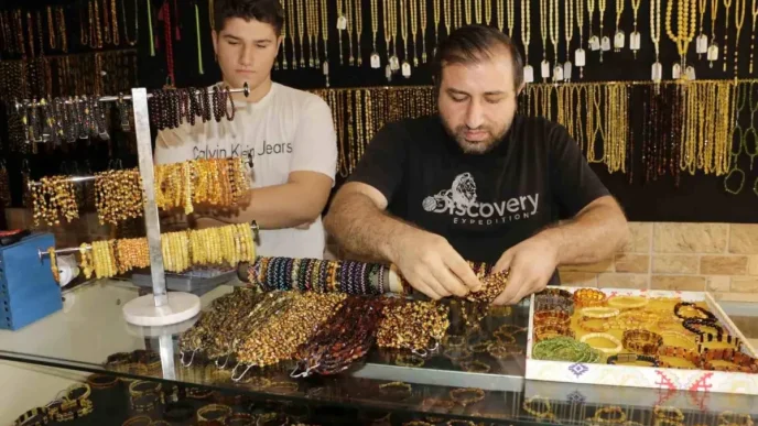 Diyarbakirda Damla Kehribar Taslarina Yogun Ilgi