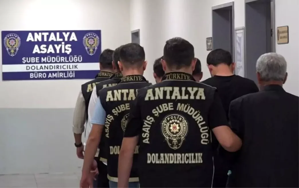 Dolandiricilik Operasyonu 125 Milyon TLlik Ziynet Esyasi Calindi