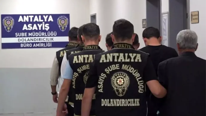 Dolandiricilik Operasyonu 125 Milyon TLlik Ziynet Esyasi Calindi