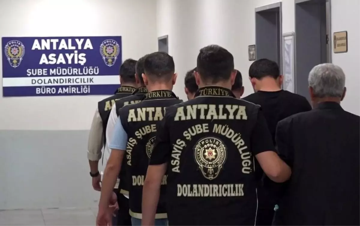 Dolandiricilik Operasyonu 125 Milyon TLlik Ziynet Esyasi Calindi