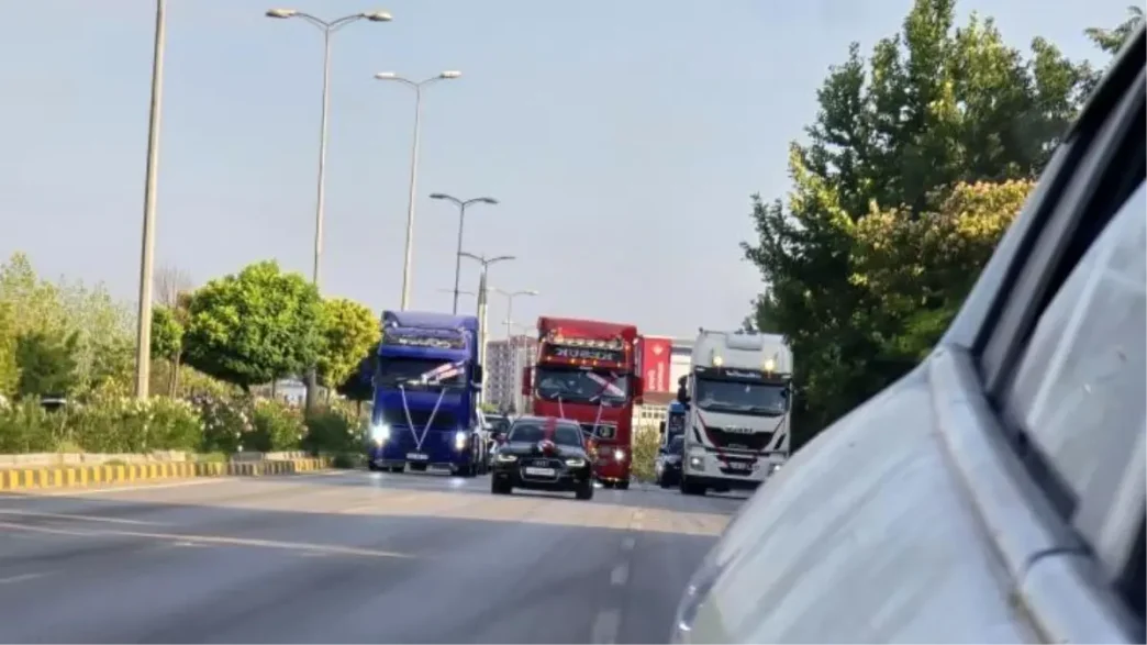 Dugun Konvoyunda Trafik Ihlali 3 Surucuye 8 Bin 487 Lira