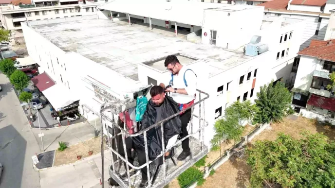 Duzcede Berber Baris Kahya 20 Metre Yukseklikte Ilk Tirasini Yapti