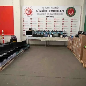 Edirnede Kacakcilik Operasyonlari Milyonlarca Lira Degerinde Esya Ele Gecirildi