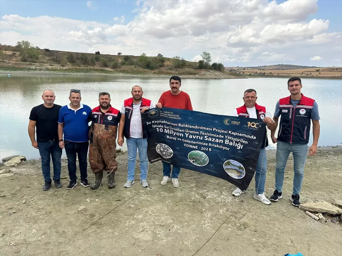 Edirneden Tekirdaga 975 Bin Pullu Sazan Yavrusu Salindi